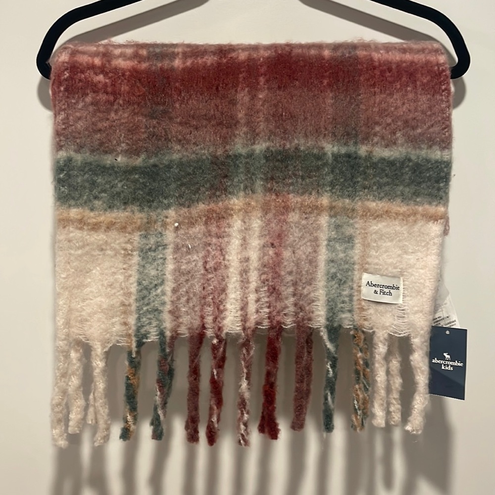 Brand new Abercrombie kids girls winter scarf (NWT)